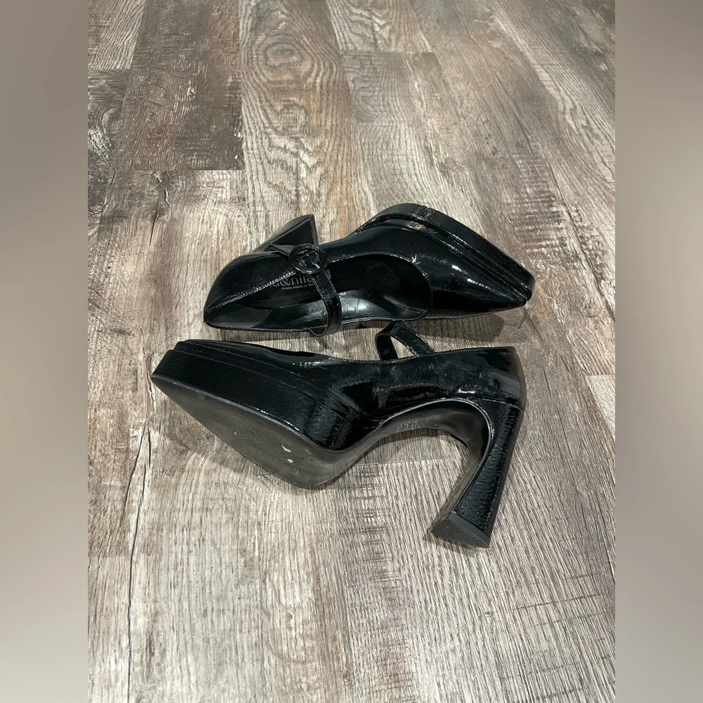 Nina elegant black